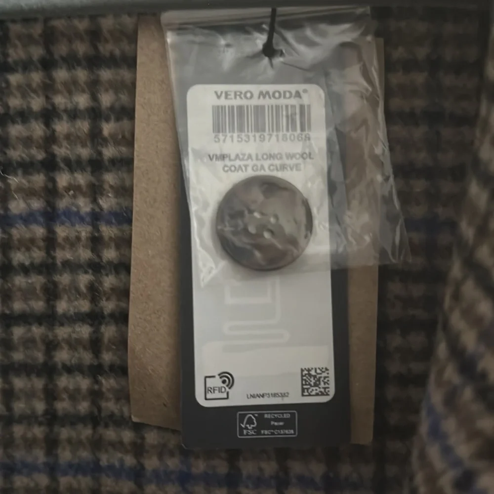 Super cute Vero Moda Wool plaid coat shacket Jacket - Picture 9 of 9